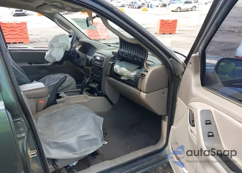 2004 Jeep Grand Cherokee Laredo z USA, uszkodzony, nr VIN 1J4GX48S34C192181